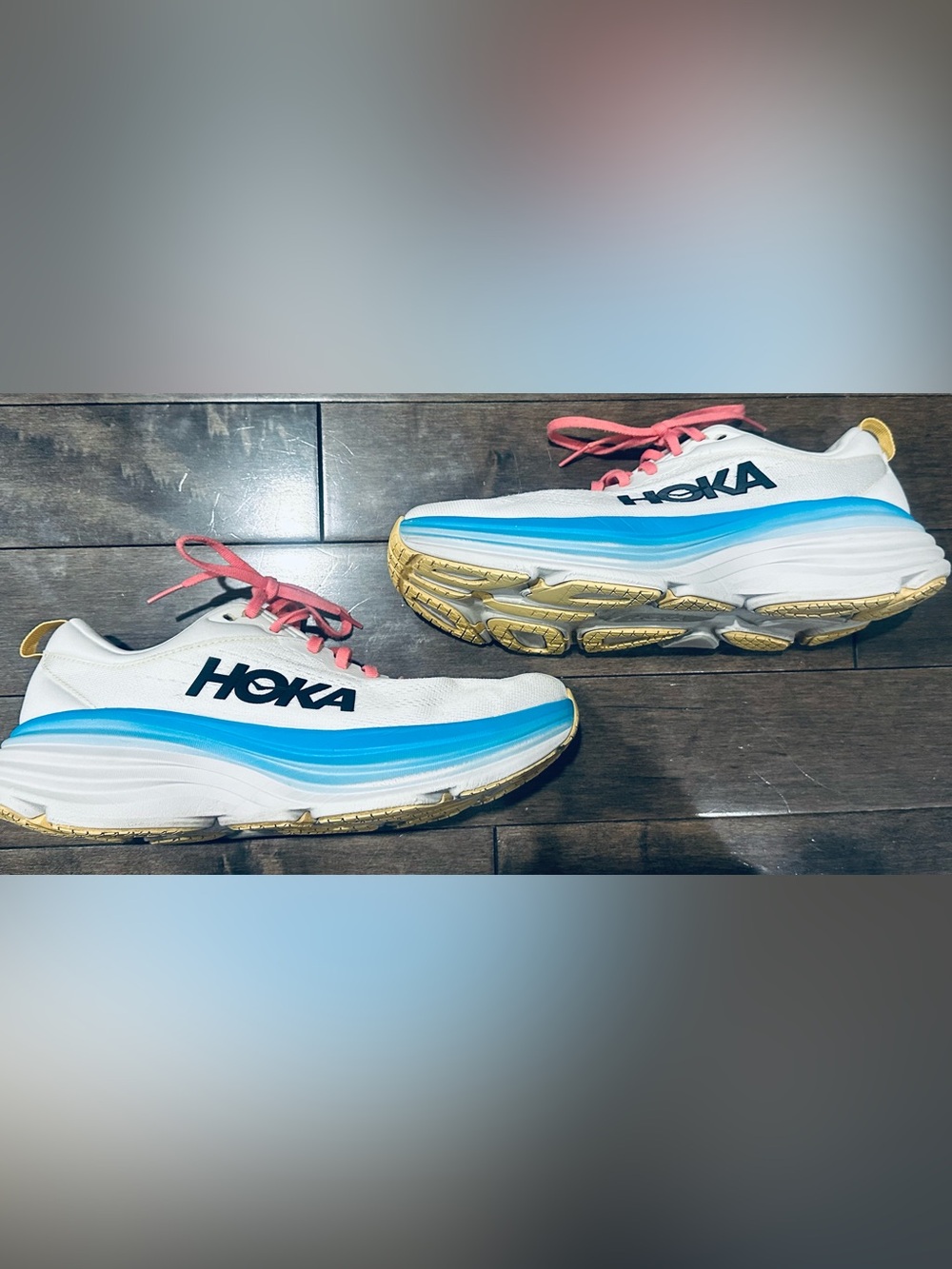 Women’s Sz 9.5B Hoka Blanc De Blanc/ Swim Day One One Bondi 8 Sneakers